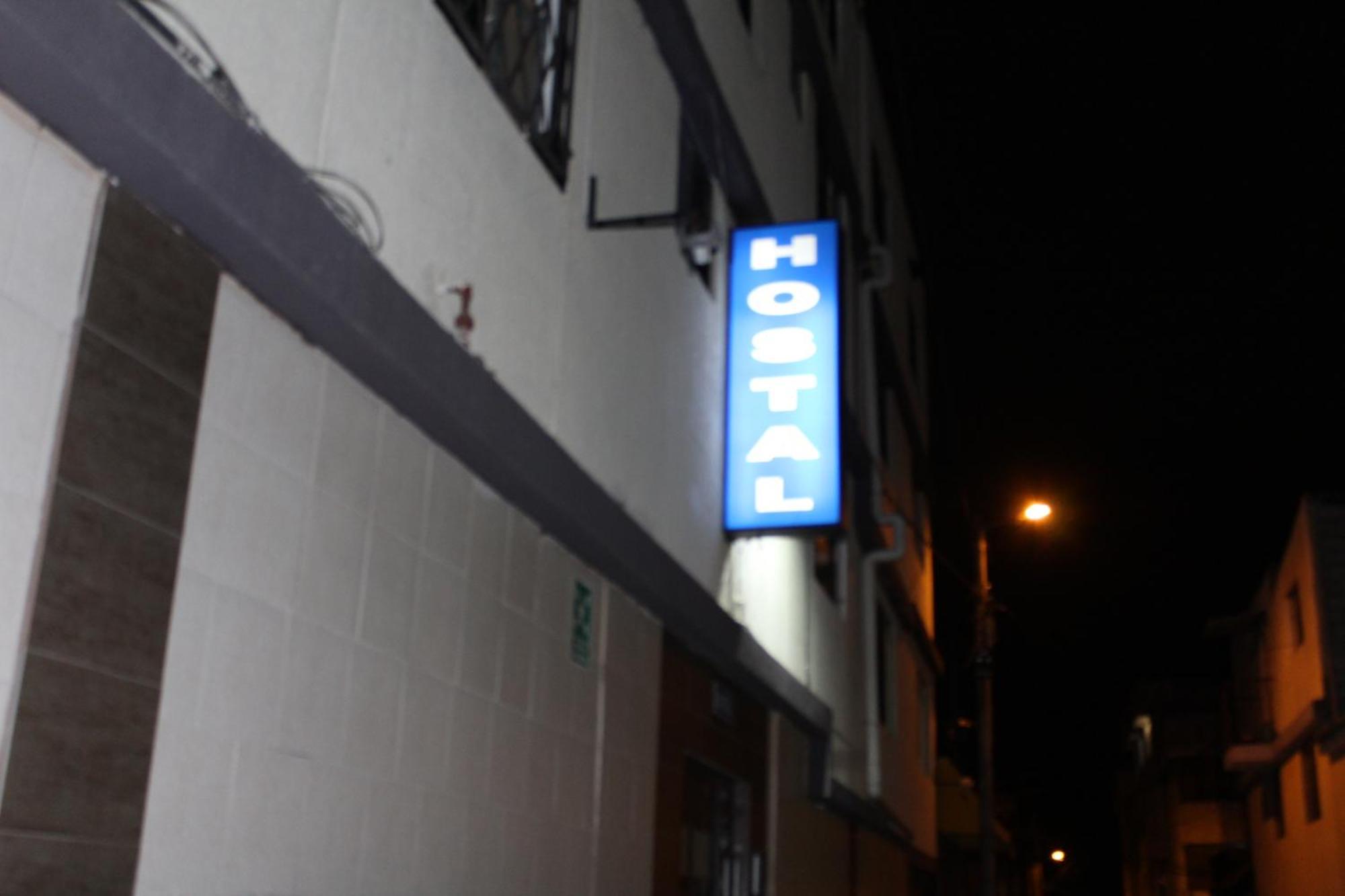 Julius Hostal, Desde Las 14 Horas Hasta 12 Del Mediodia Quito Exteriér fotografie